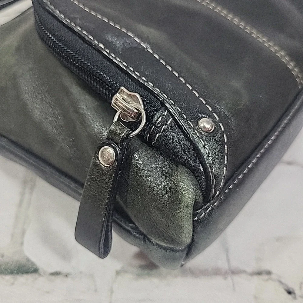 ILI New York Leather Crossbody Purse Gray 2-Tone Buttery Soft‎ Multi-Pocket Bag